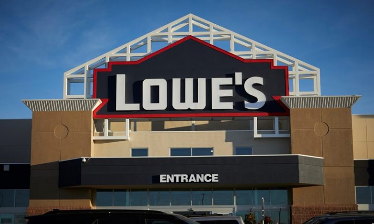 Lowe's celebrates banner conversions - Hardlines